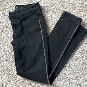 Jennifer Lopez Skinny studded black Jean size 2
